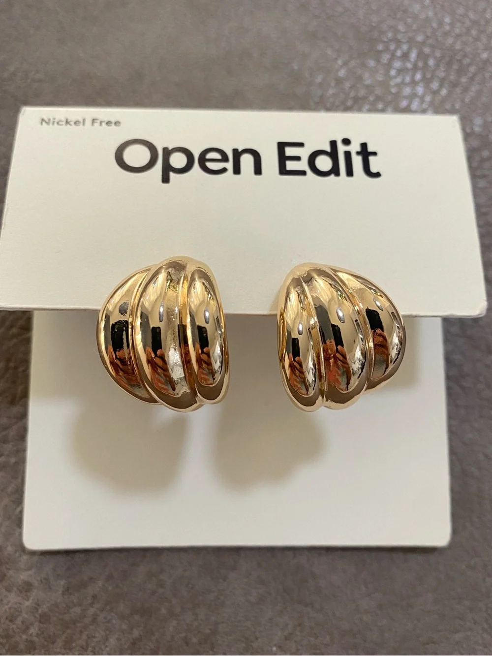 Nordstrom Open Edit Shiny Gold Ribbed Dome Earrings